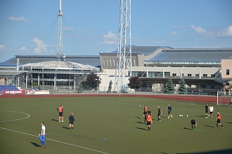 Футбольный стадион